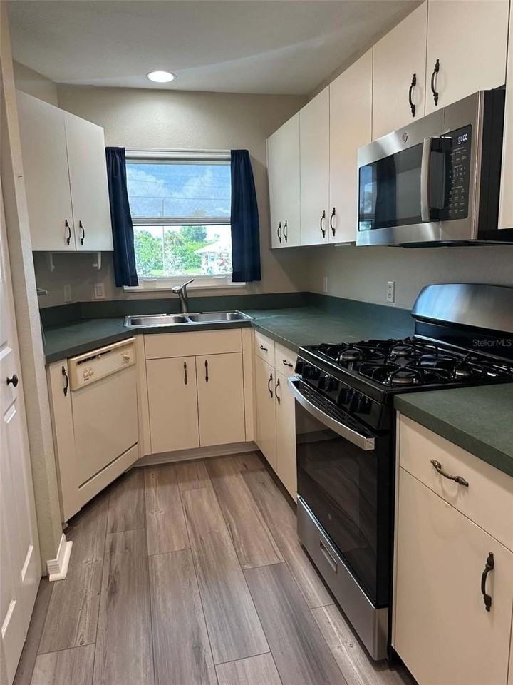 9297 Anita Ave #B - Photo 6 of 29