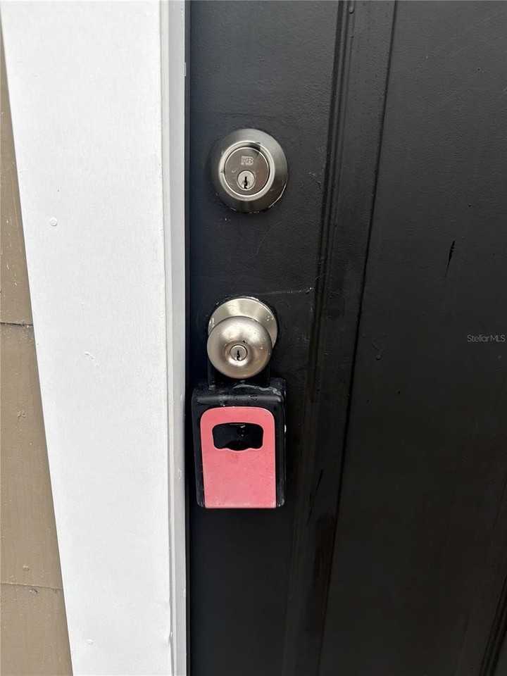 3241 12th St N - Photo 4 of 11