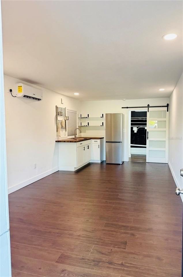 3241 12th St N - Photo 6 of 11