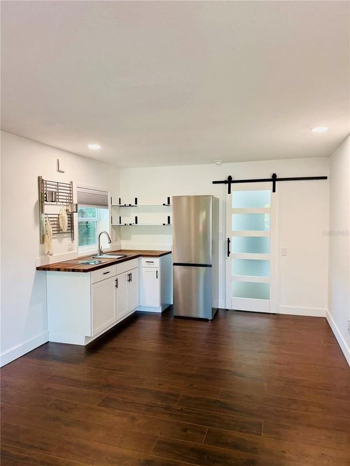 3241 12th St N - Photo 7 of 11