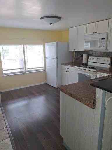 9723 Tom St - Photo 3 of 15