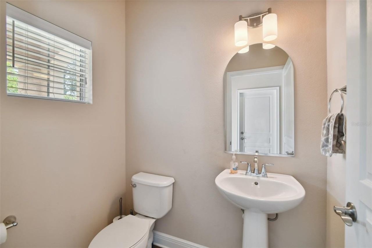 7111 S West Shore Blvd - Photo 5 of 27
