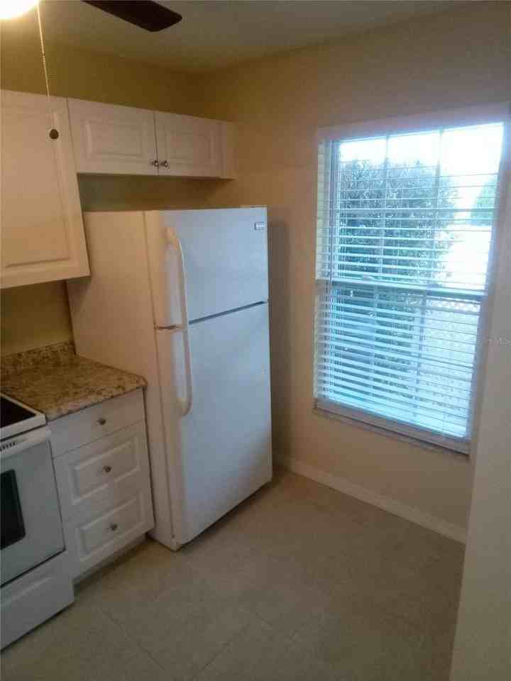 2952 Forrestal Ct - Photo 2 of 7