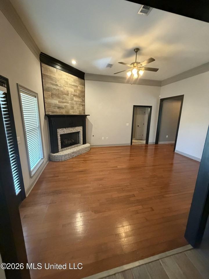 310 G W Bush St - Photo 5 of 12