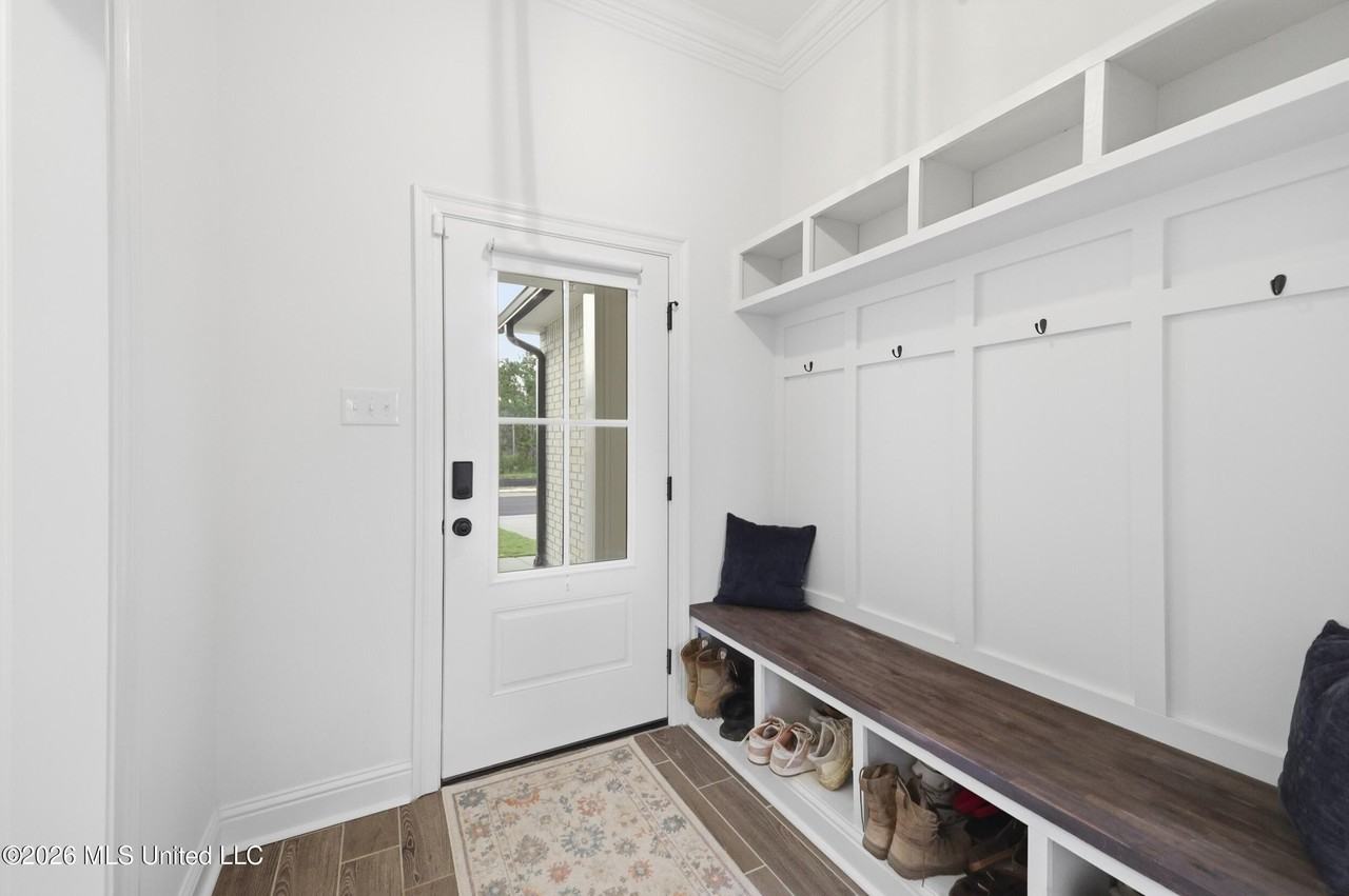 15065 High Point Dr - Photo 3 of 30
