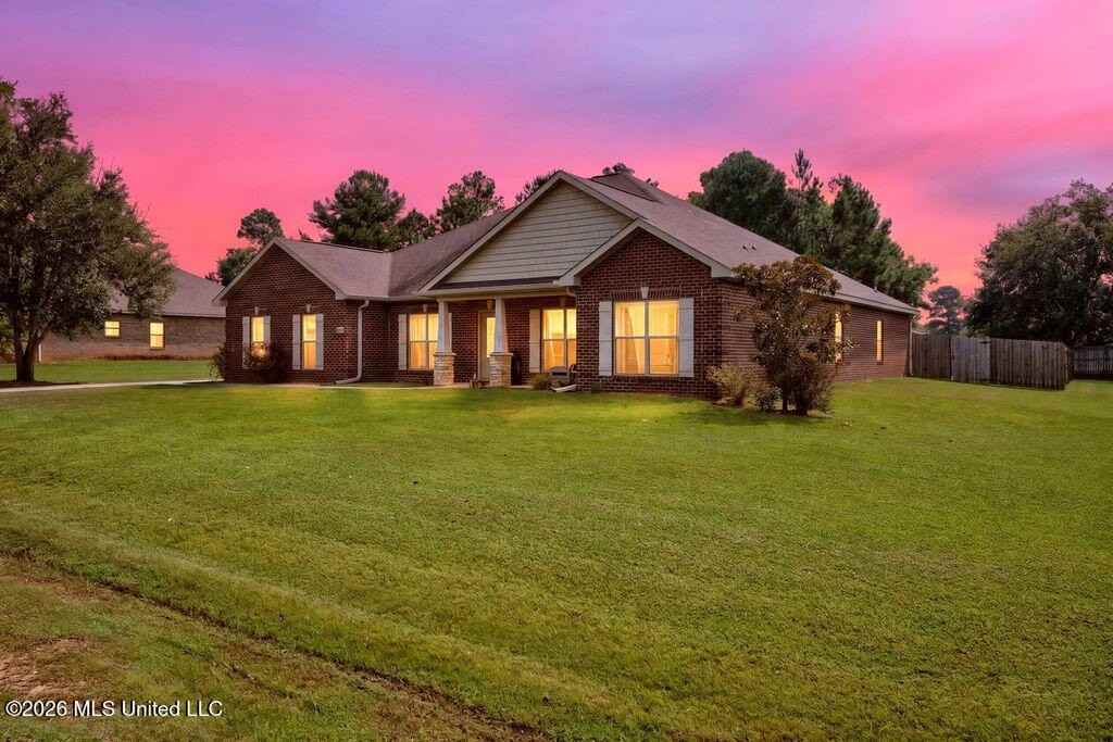 12112 Poplar Dr - Photo 3 of 48
