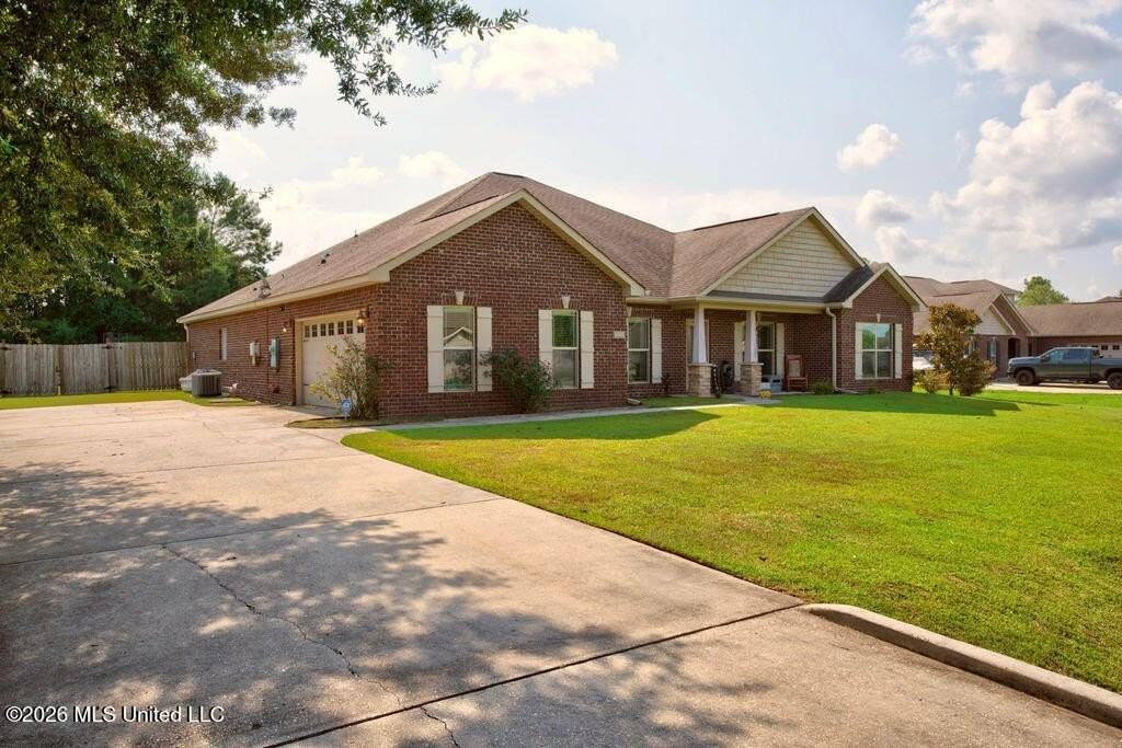 12112 Poplar Dr - Photo 5 of 48