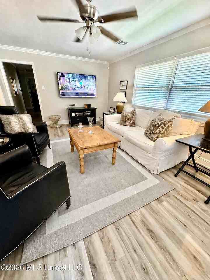 358 Porter Ave - Photo 3 of 20