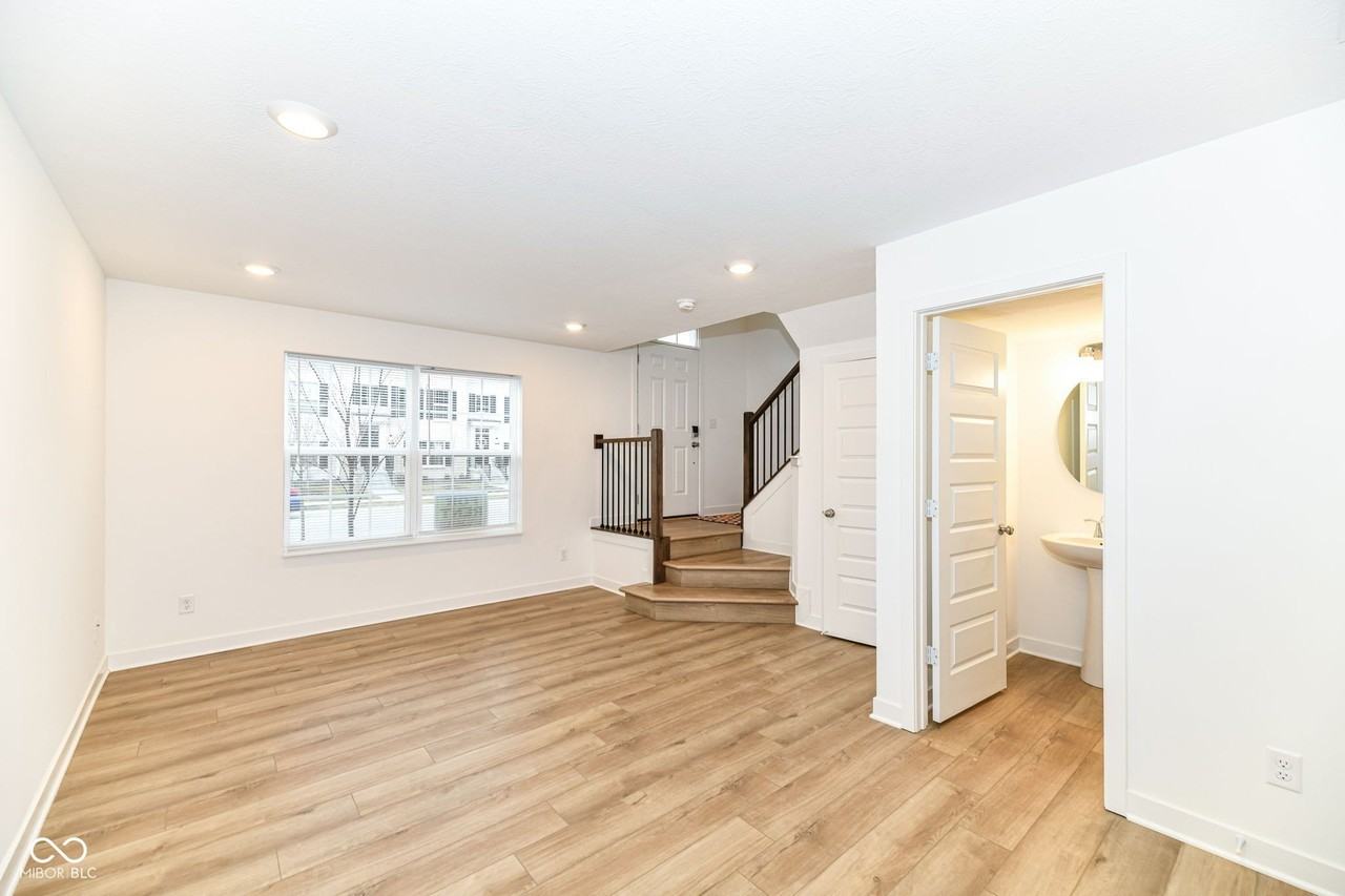 6959 Equality Blvd - Photo 3 of 31