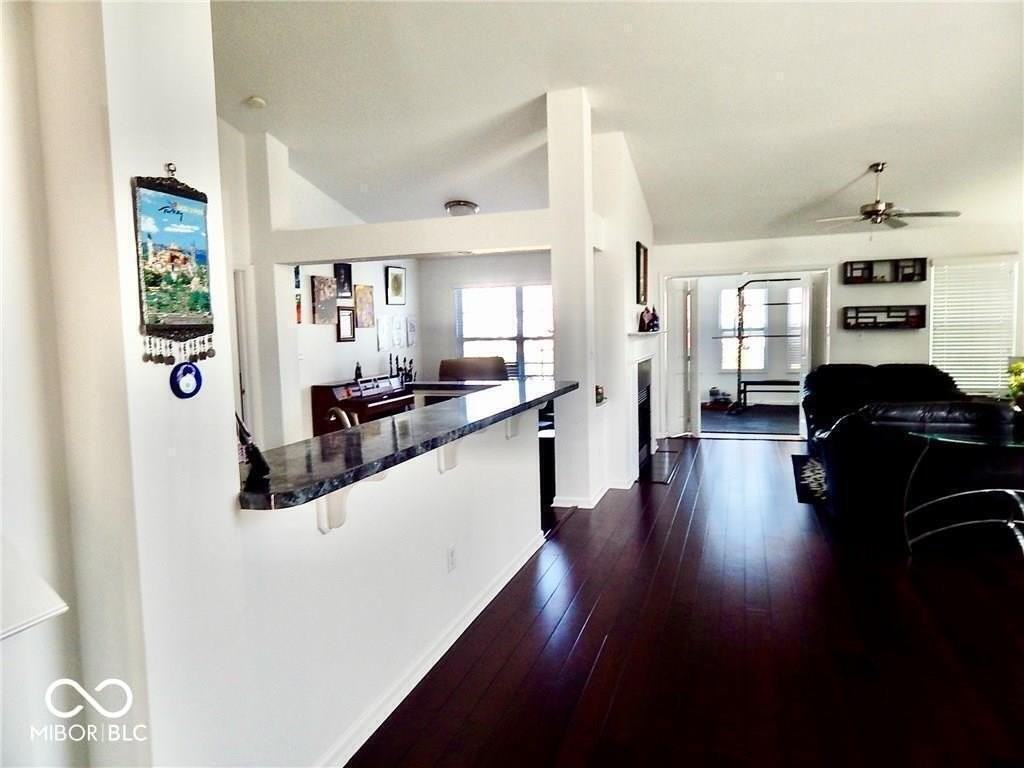 1350 Hamilton Dr - Photo 5 of 20