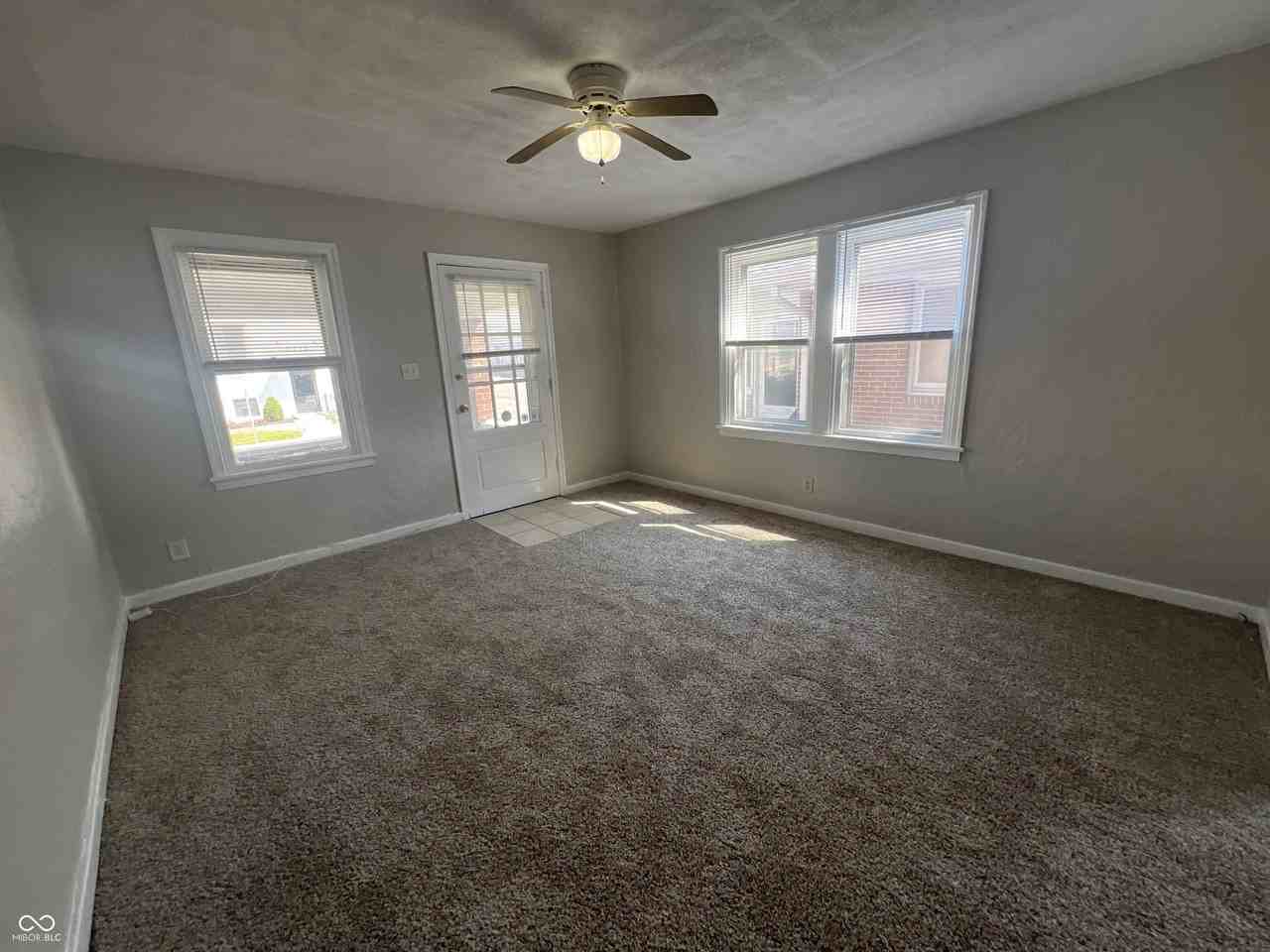 5322 Winthrop Ave - Photo 3 of 16