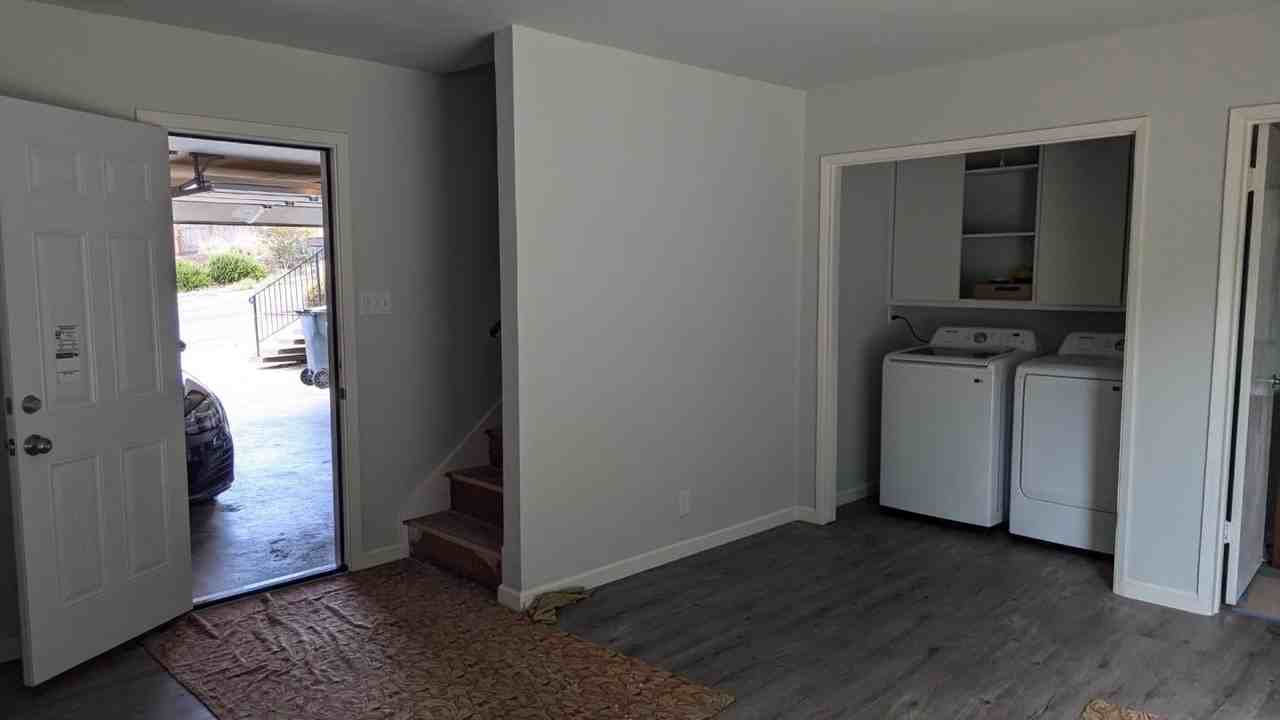 1187 Overlook Ave - Photo 3 of 8