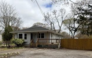 featured image of 14 Mastic Blvd