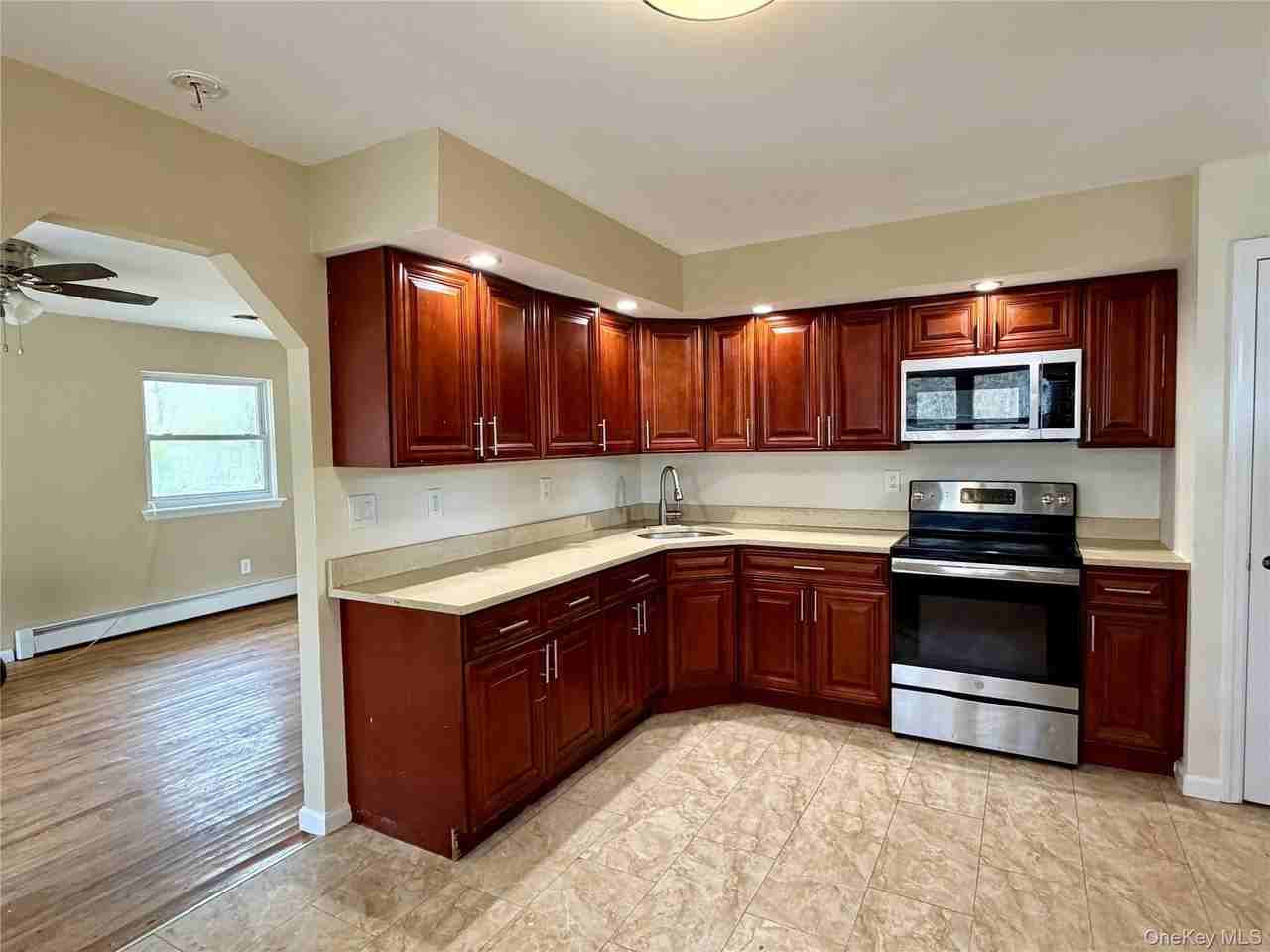 14 Mastic Blvd - Photo 3 of 12
