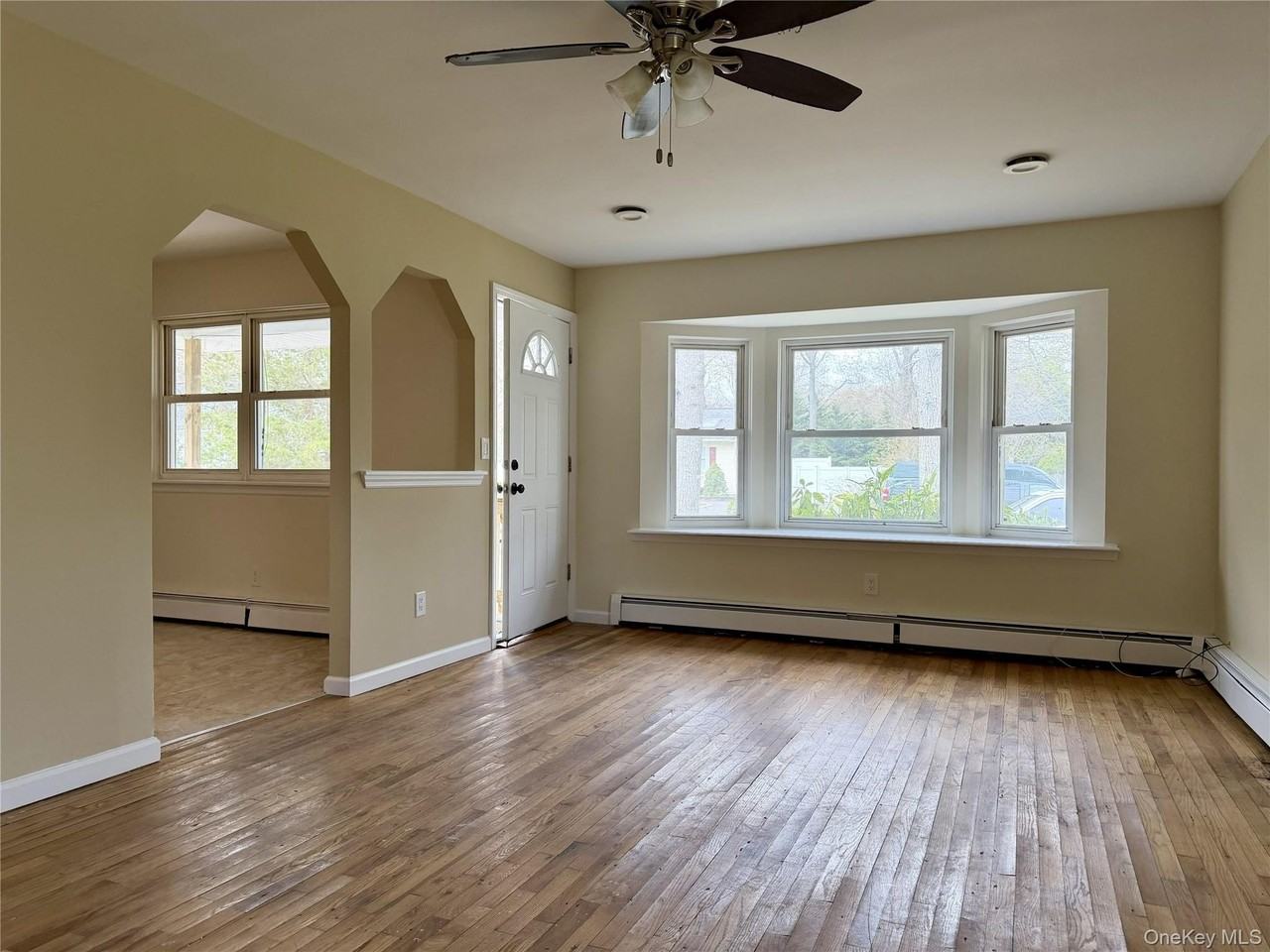 14 Mastic Blvd - Photo 4 of 12
