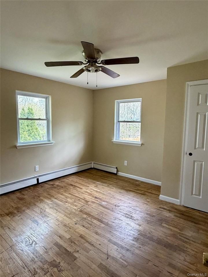 14 Mastic Blvd - Photo 5 of 12