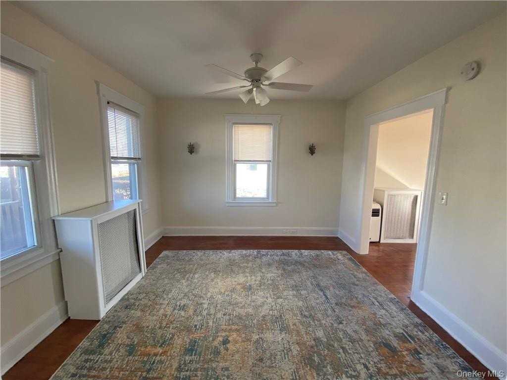 454 Westchester Ave - Photo 7 of 23