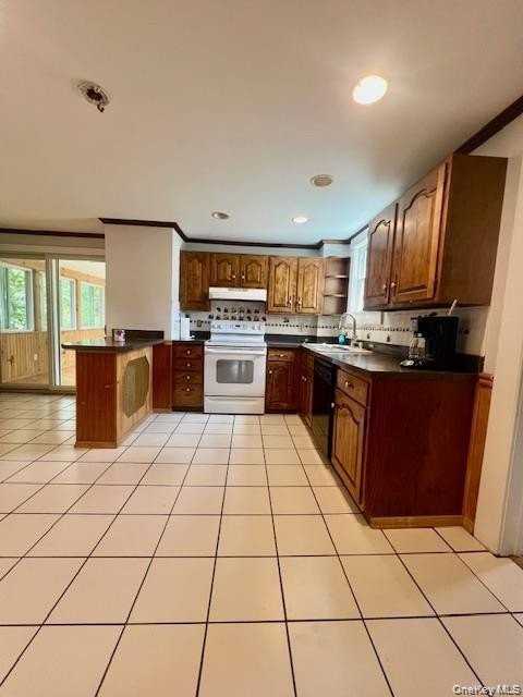 43 S Main St - Photo 5 of 16