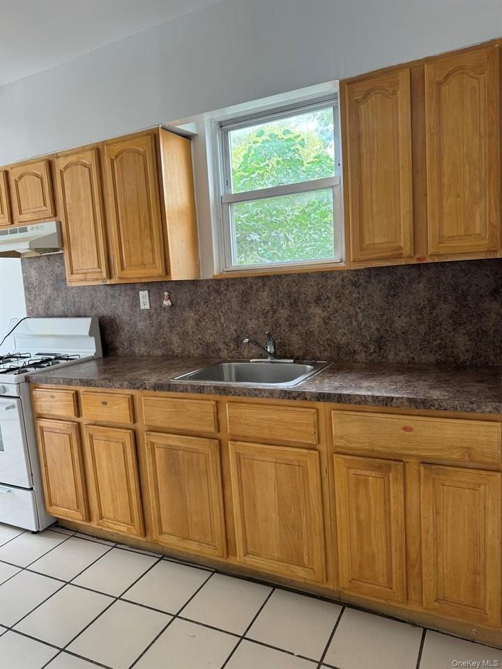14014 Jewel Ave - Photo 6 of 13