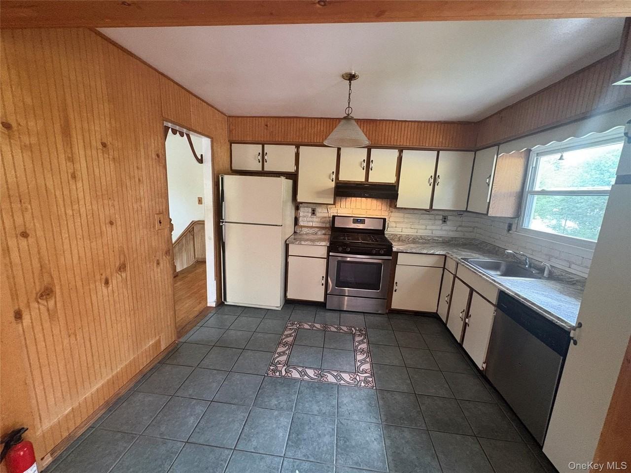 57 Wedgewood Dr - Photo 6 of 26