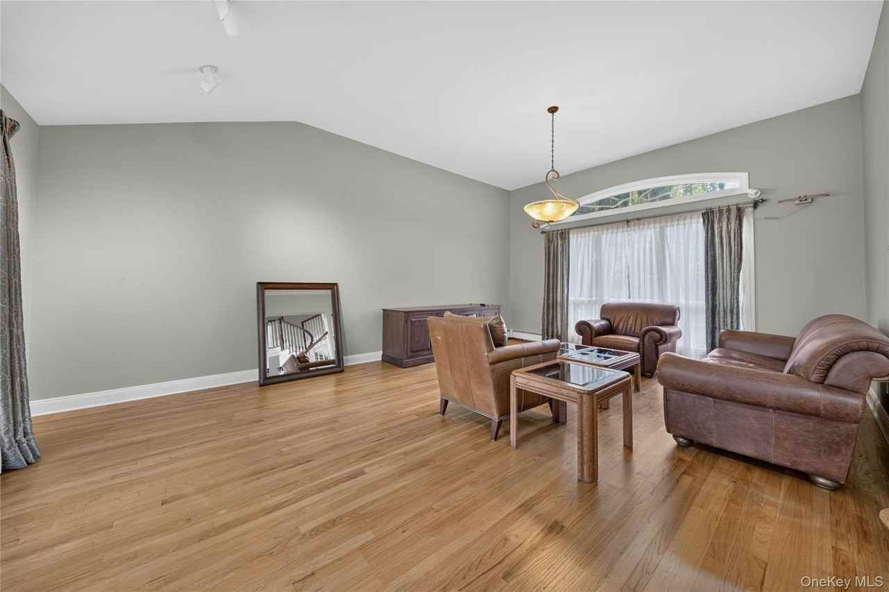 3 Pond Ridge Rd - Photo 2 of 25