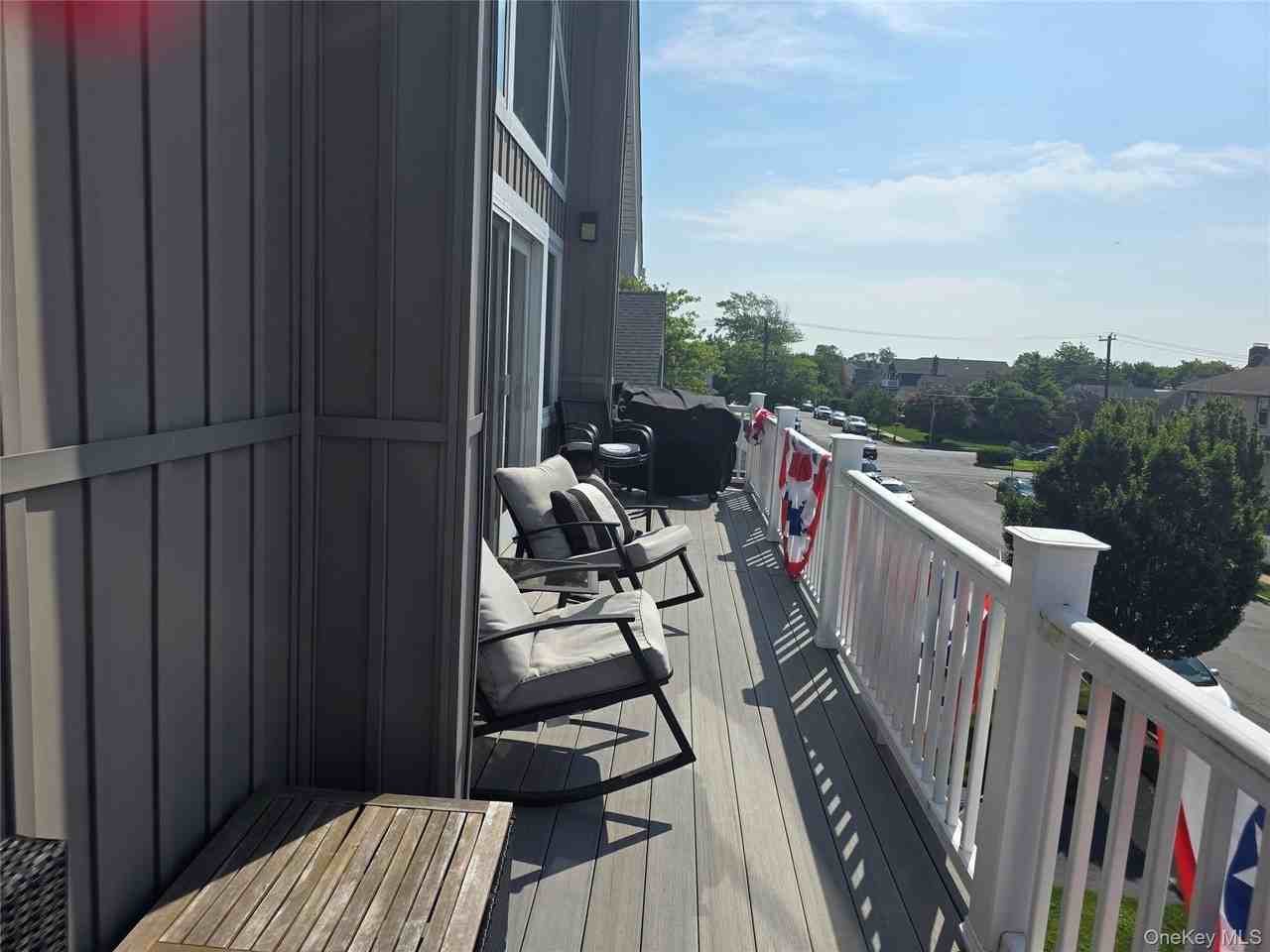 355 E Market St - Photo 2 of 14