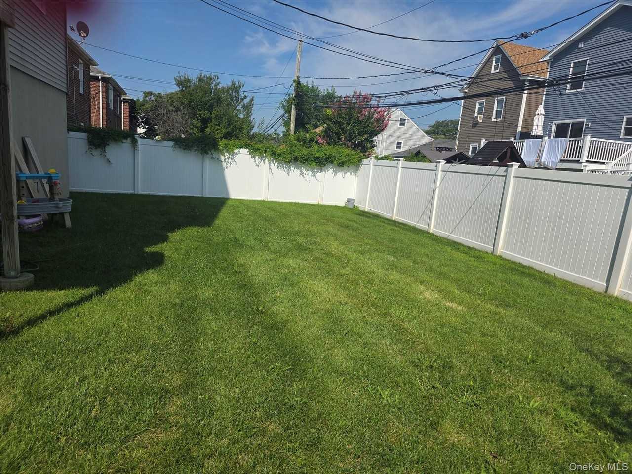 355 E Market St - Photo 6 of 14