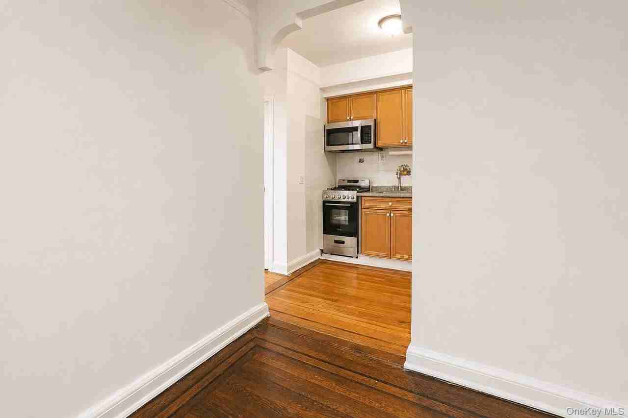16710 Crocheron Ave #2N - Photo 6 of 15