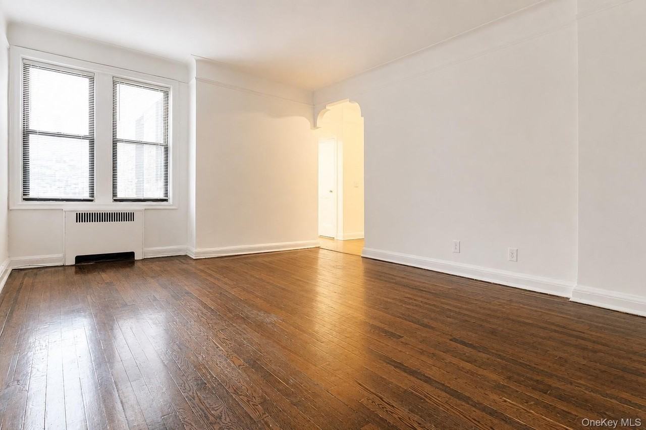 16710 Crocheron Ave #2N - Photo 7 of 15