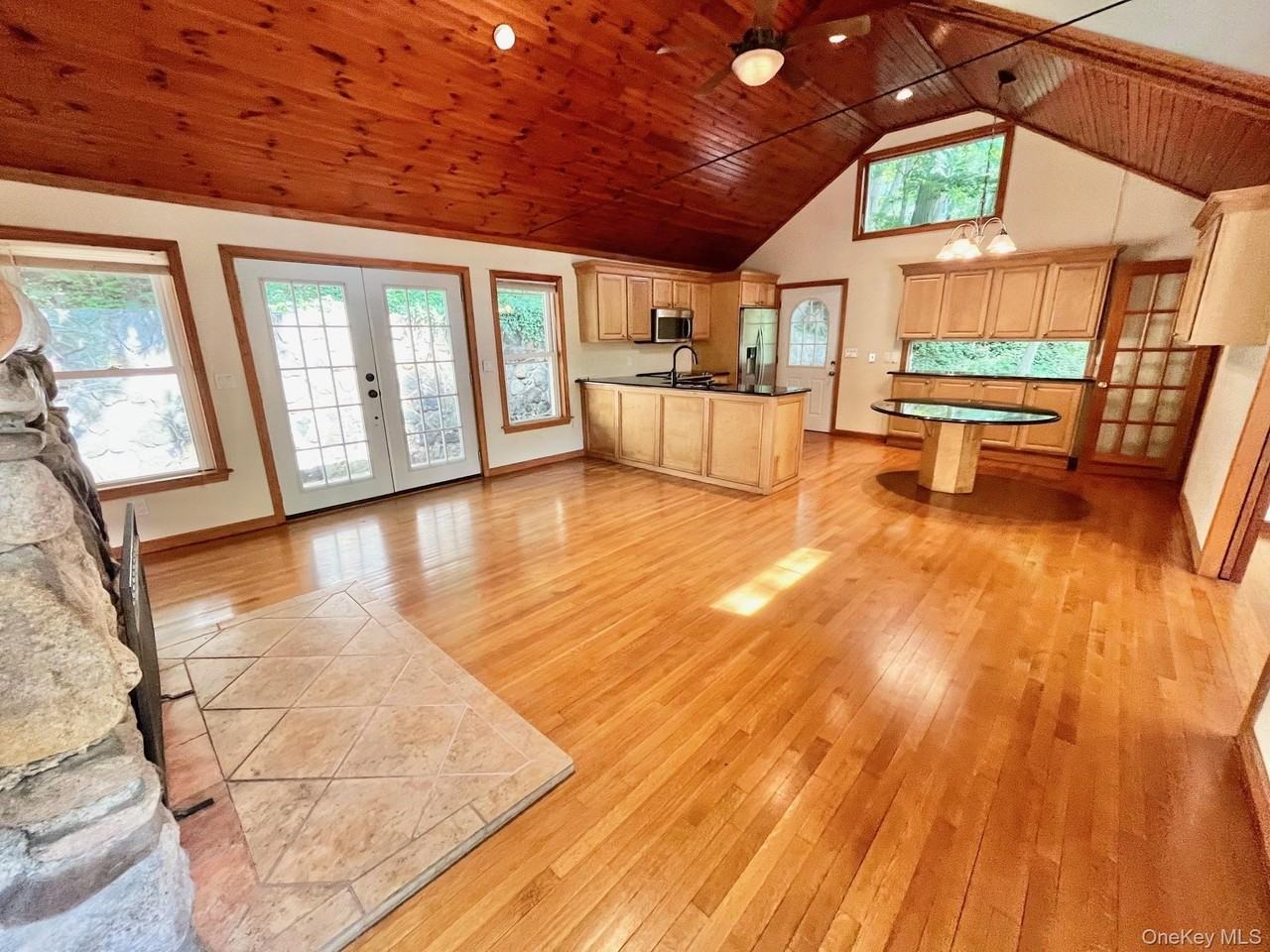 8 Anton Pl - Photo 2 of 21
