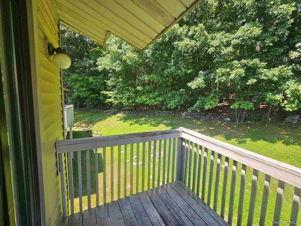 248 Concord Ln - Photo 4 of 15