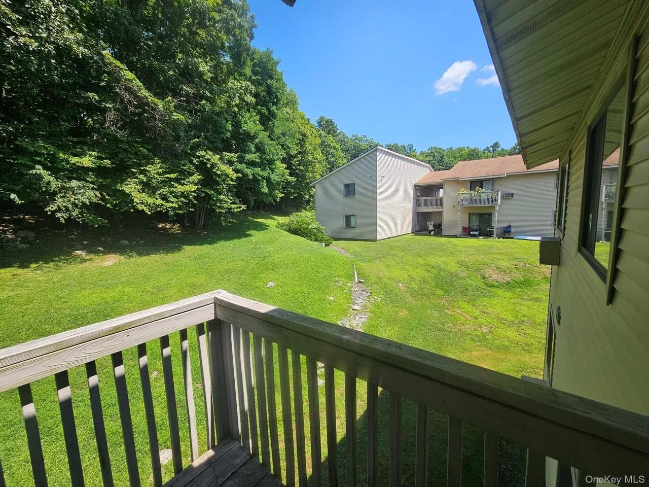 248 Concord Ln - Photo 5 of 15