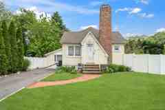 306 Mccall Ave - Photo 1 of 1