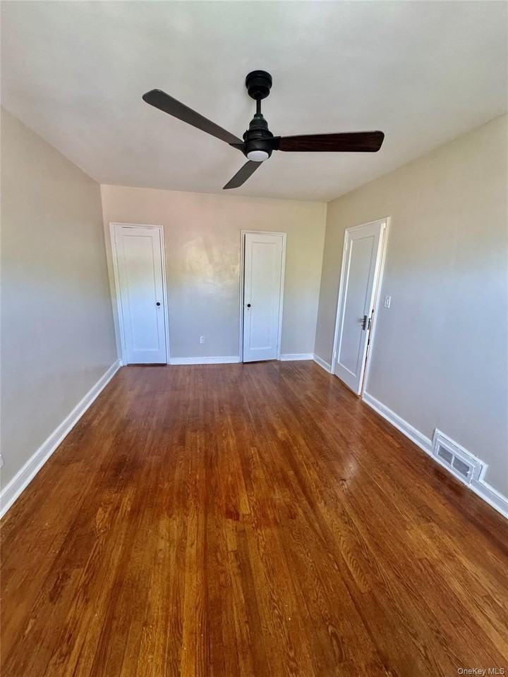 4218 Bruner Ave - Photo 4 of 7