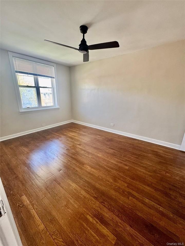 4218 Bruner Ave - Photo 6 of 7