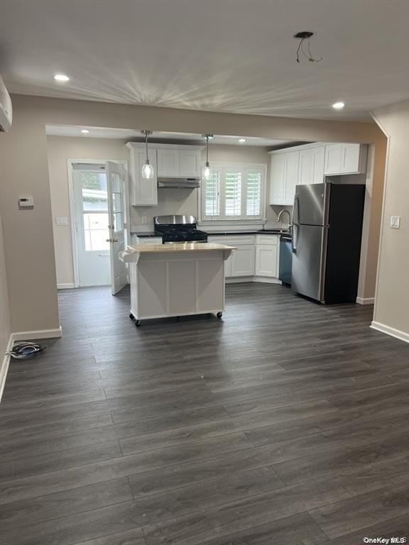 1227 Daffodil Ln - Photo 4 of 10