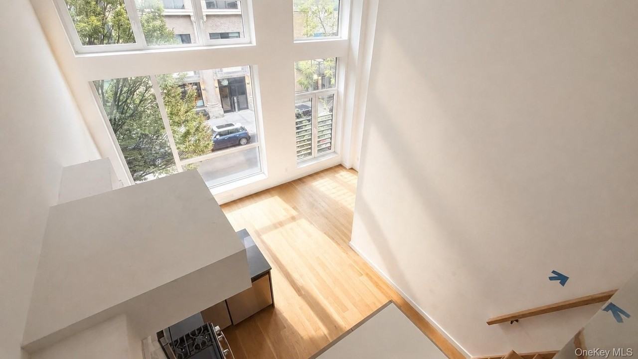 138 Huron St #2A - Photo 5 of 10