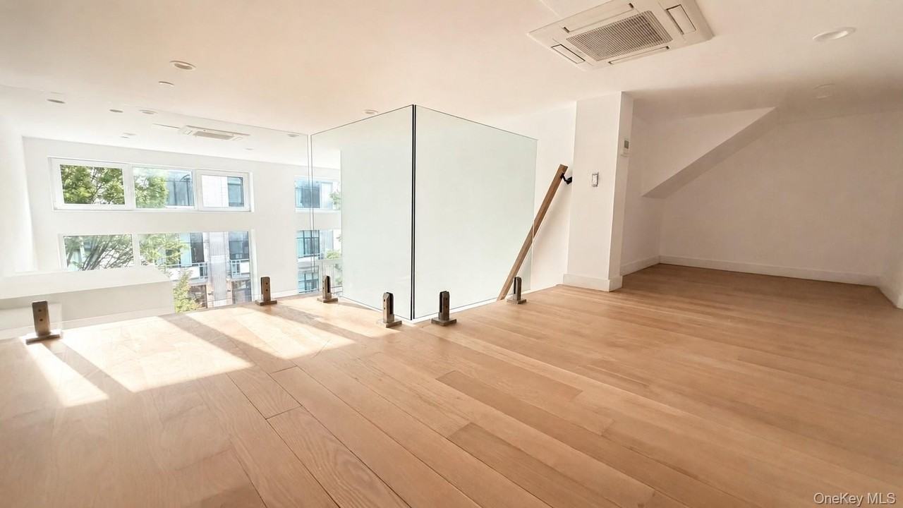 138 Huron St #2A - Photo 7 of 10