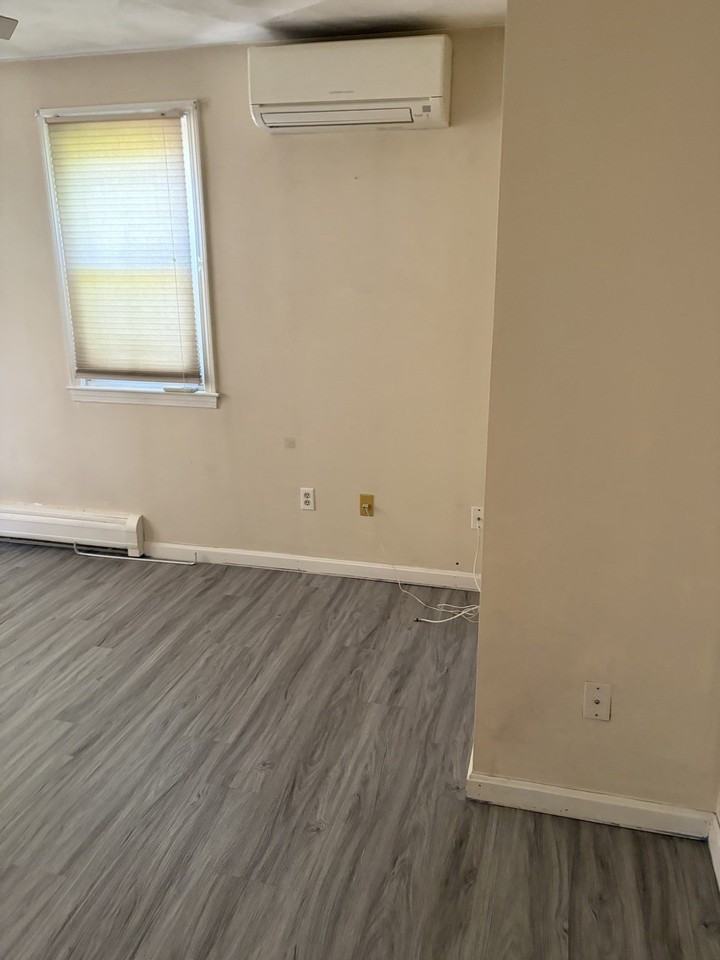 126 Waltham St - Photo 5 of 15