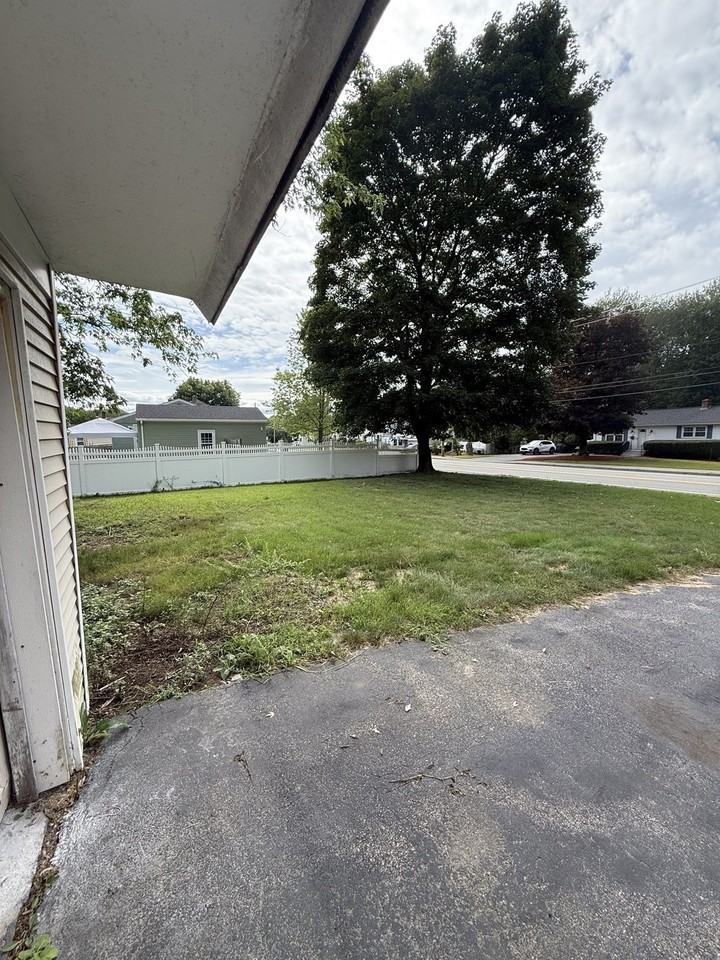 541 Puaski Boulevard - Photo 3 of 12
