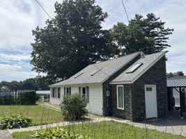 featured image of 8 Calvin St