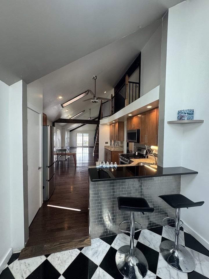 8 Calvin St - Photo 6 of 35