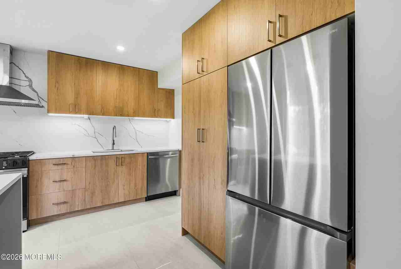 108 Neptune Ave #C - Photo 6 of 50