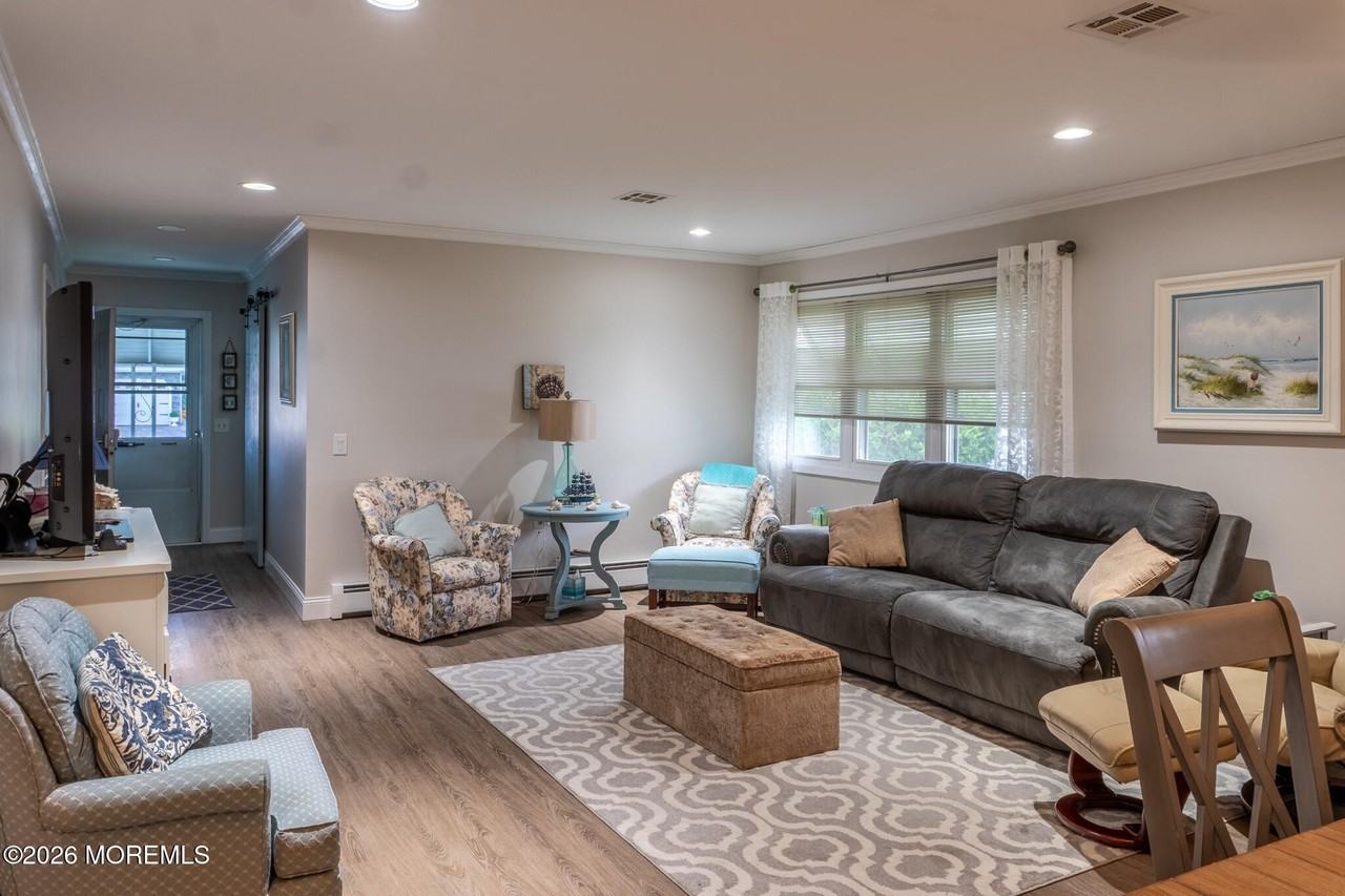 15 Monaco Ct - Photo 6 of 22