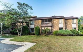 featured image of 82 Amberly Dr #C