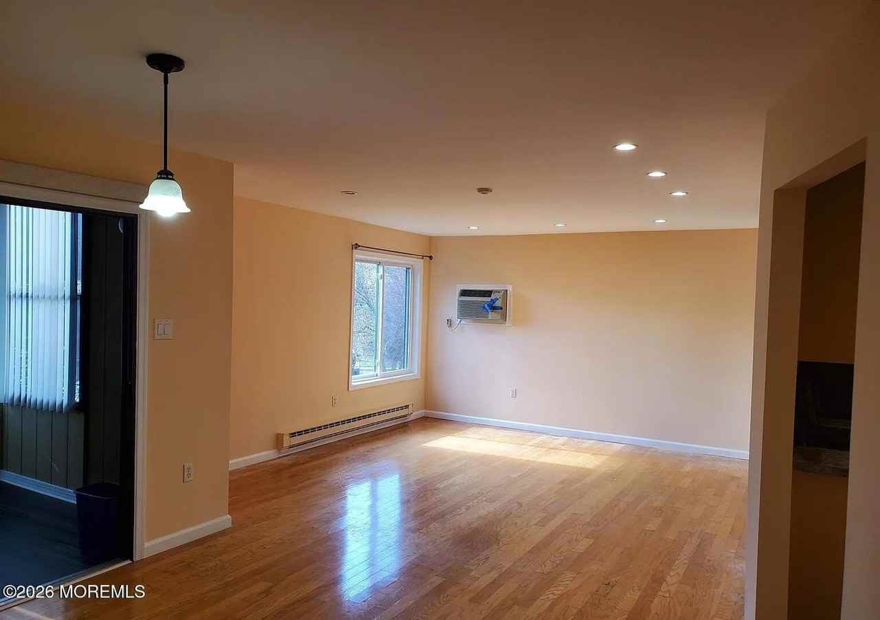 82 Amberly Dr #C - Photo 5 of 11