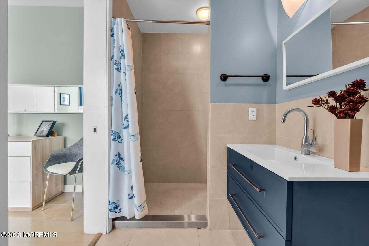 510 Monroe Ave #305 - Photo 7 of 16