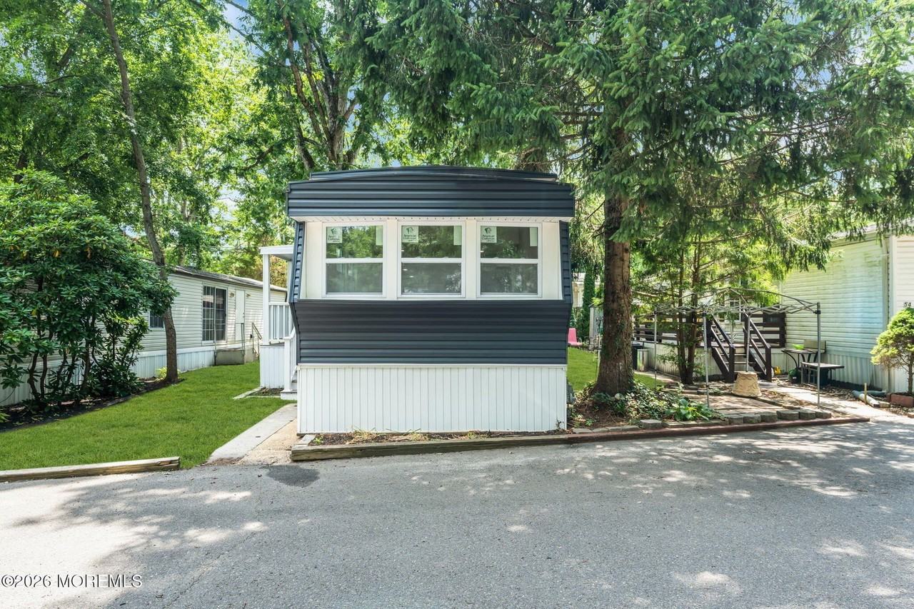 56 Marcia Memorial Cir - Photo 4 of 29