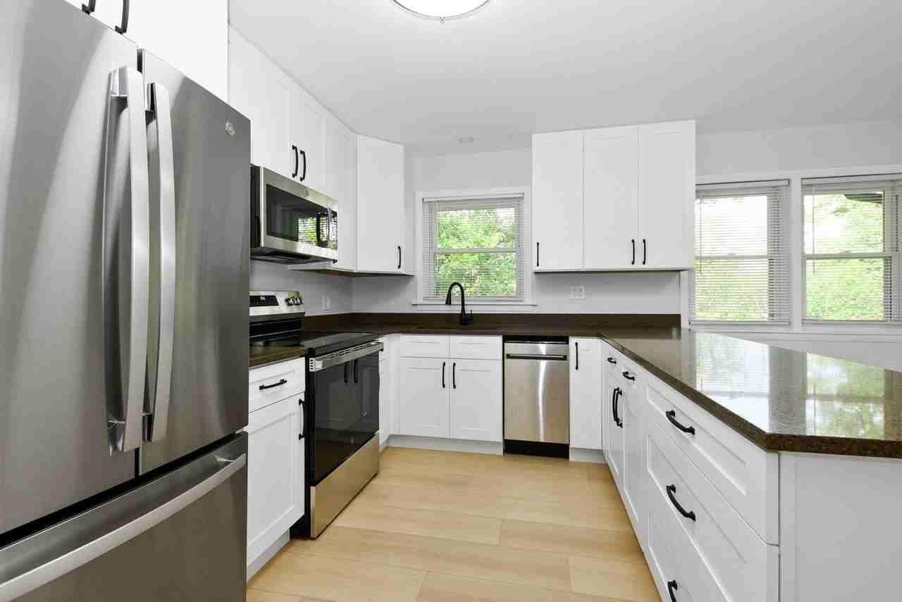 11015 S Lloyd Dr #2 - Photo 7 of 20