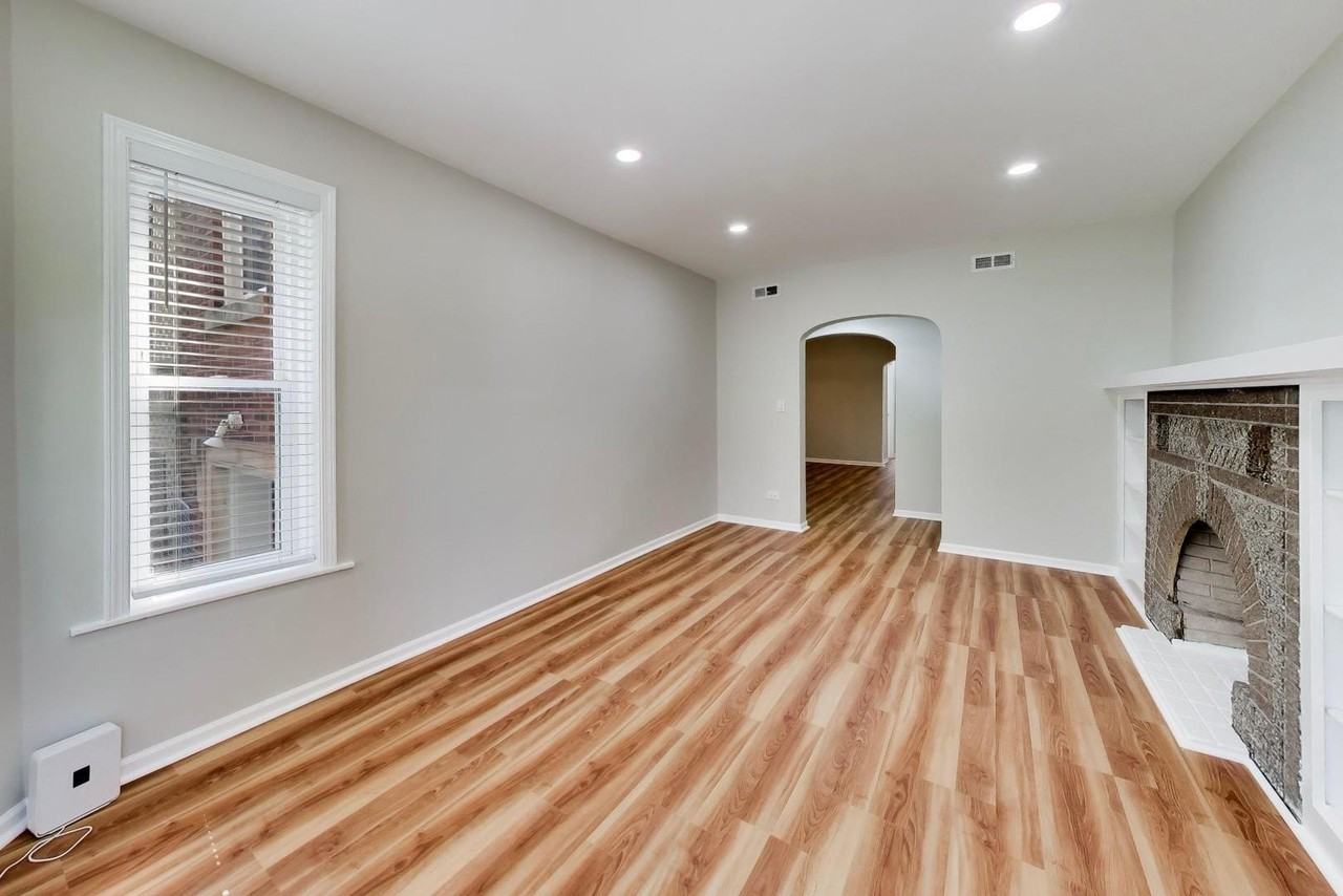 5418 N Artesian Ave #1 - Photo 5 of 22